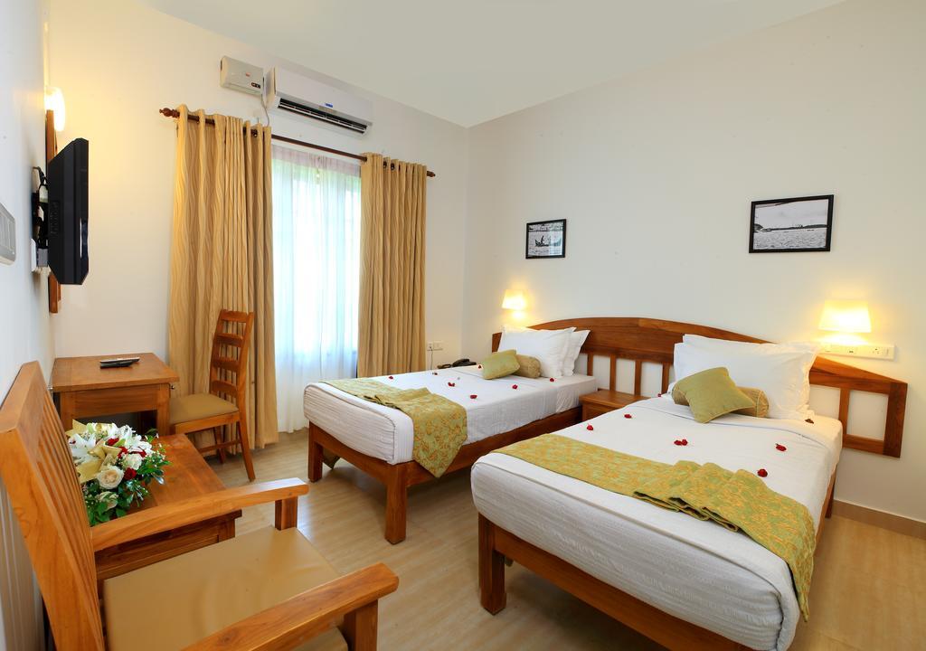 Abad Pepper Route Hotel Kochi ภายนอก รูปภาพ