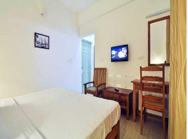 Abad Pepper Route Hotel Kochi ภายนอก รูปภาพ